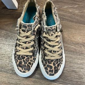 Blowfish wedge Sneaker. 9